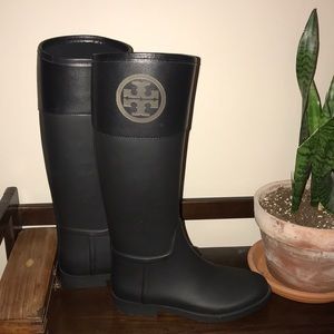 Tory Burch Rain Boots (Navy & Black)